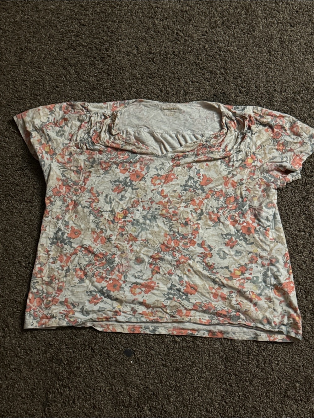 Women’s Floral Scoop Neck Tee - Coral and Gray